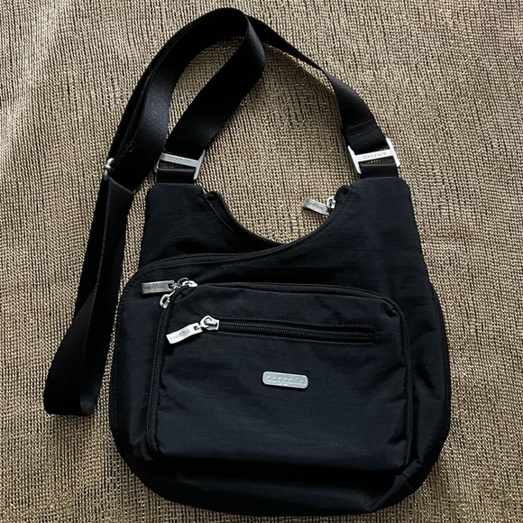 Baggallini Handbags - Baggallini Black Nylon Crossbody Bag, Great condition!